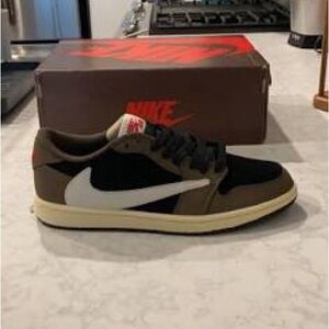 Nike Men's Travis Scott Black and Brown Sneakers
